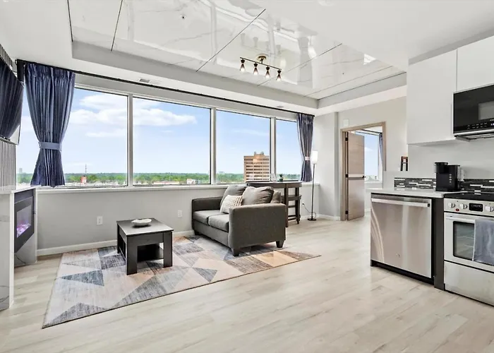 Aparthotel Modern Two Bedroom With Views Tulsa