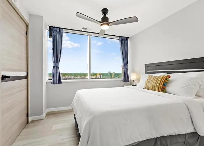 Aparthotel Modern Two Bedroom With Views