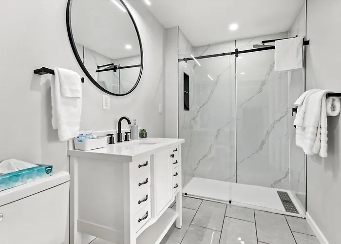 Aparthotel Modern Two Bedroom With Views 3*
