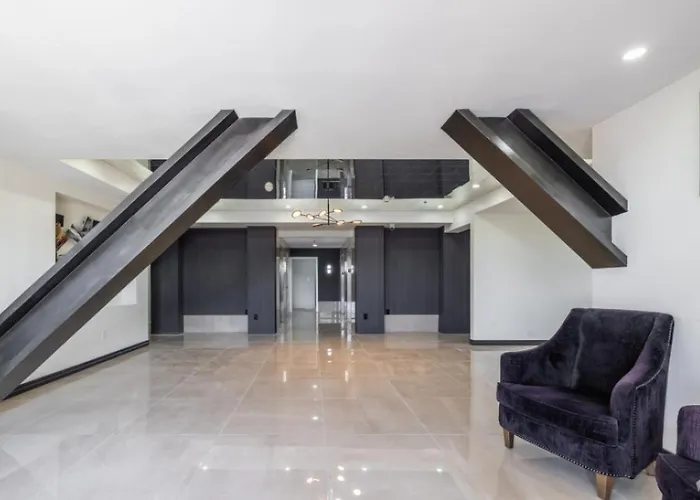 Modern Two Bedroom With Views Aparthotel