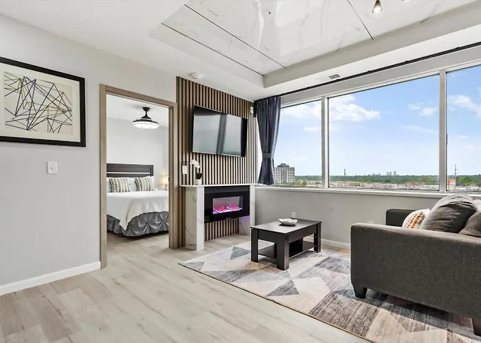 Modern Two Bedroom With Views Aparthotel